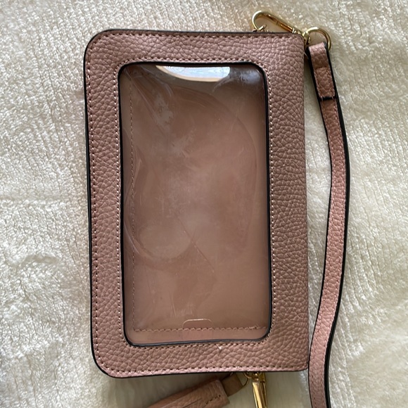 Blush Purse with touchscreen friendly back pocket! - Picture 3 of 12